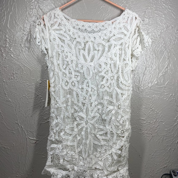 NWT Plaza South White Short Sleeve Round Neck Fishnet Floral Top Womens‎ Sz 6 - Picture 4 of 5